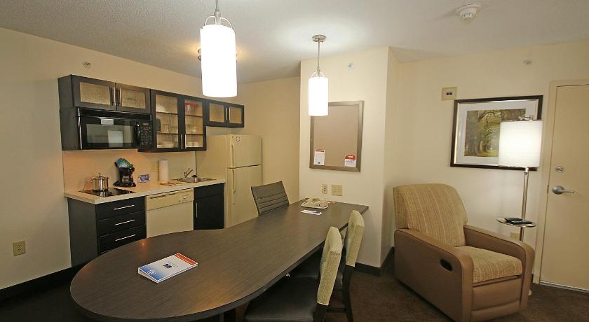 Candlewood Suites Newport News-Yorktown