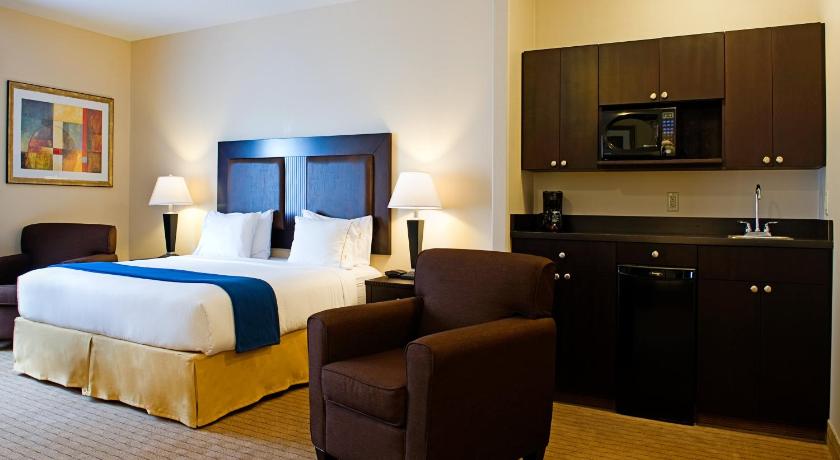 Holiday Inn Express & Suites-Regina-South