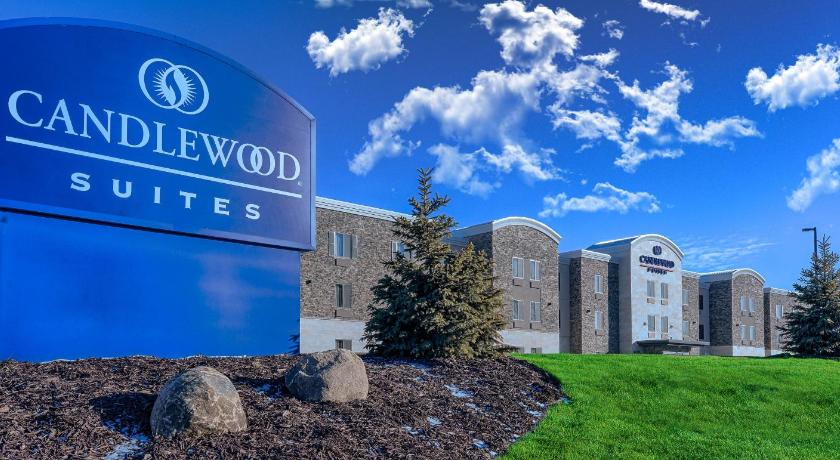 Candlewood Suites Lakeville I-35