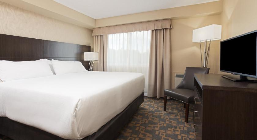 HOLIDAY INN EXPRESS & SUITES FREDERICTON