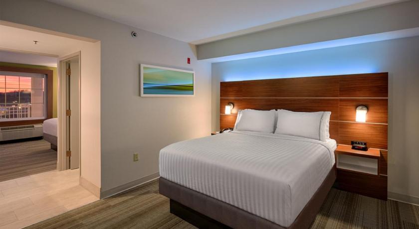 Holiday Inn Express Pigeon Forge – Sevierville