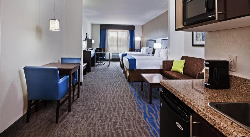 Holiday Inn Express & Suites Glenpool