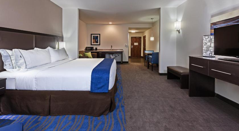 Holiday Inn Express & Suites Glenpool