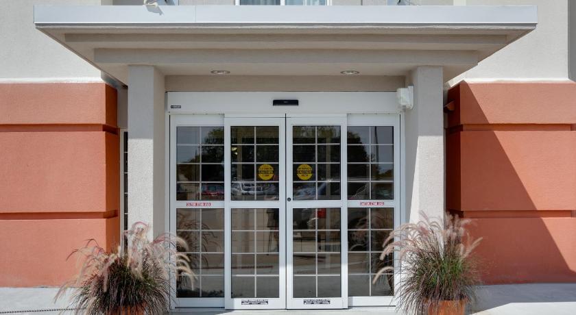Candlewood Suites Salina photo