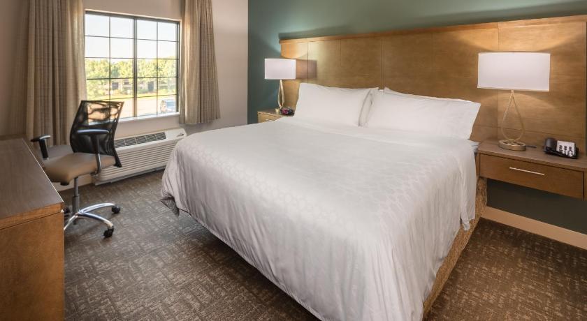 STAYBRIDGE SUITES LAKE JACKSON