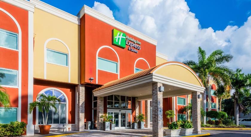 Holiday Inn Express Hotel & Suites Bradenton West