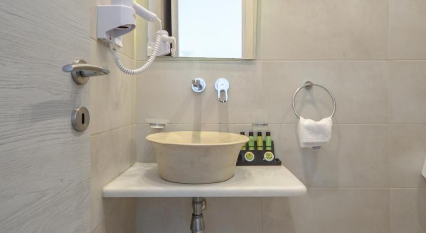Saint George Hotel photo