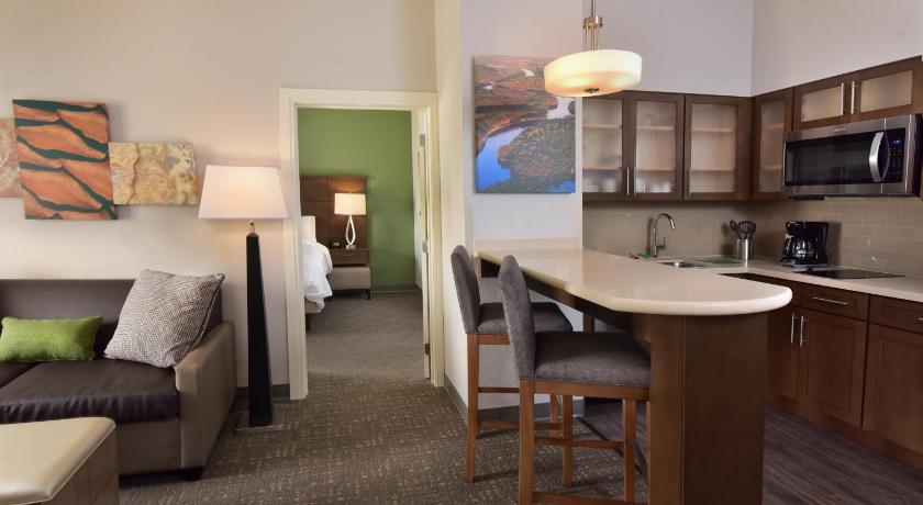 Staybridge Suites By Holiday Inn Wisconsin Dells - Lake Delton