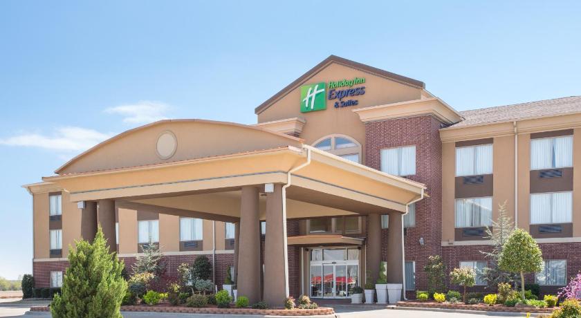 Holiday Inn Express and Suites Hotel - Pauls Valley photo