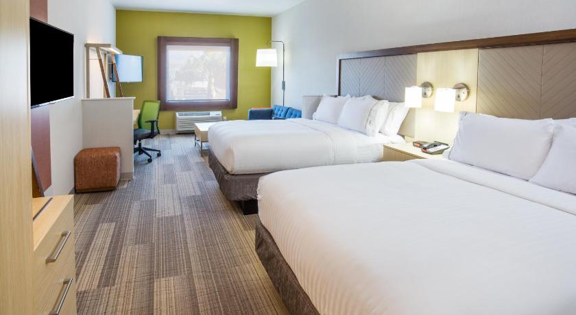 Holiday Inn Express & Suites Pahrump