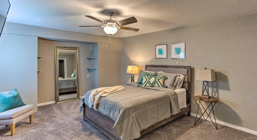 Modern Family Home with Yard Less Than 1Mi to Cowboys Stadium photo