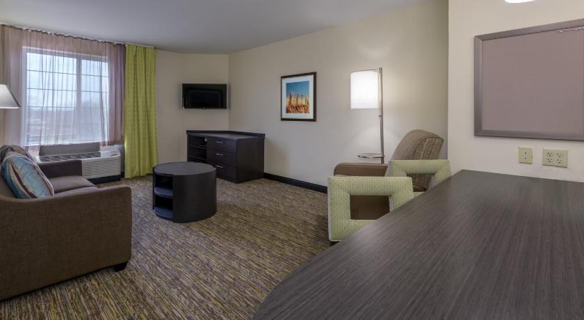 Candlewood Suites Del City