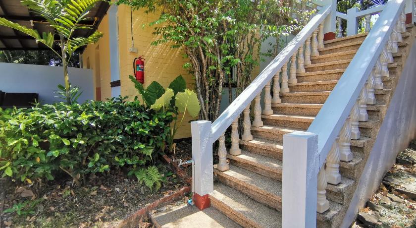 Holiday Villa Hotel - image 29