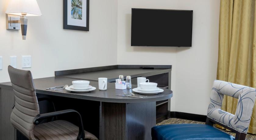 Candlewood Suites Miami Executive Airport - Kendall