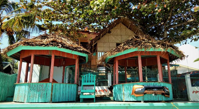 SmallFrys Beach Resort - image 16