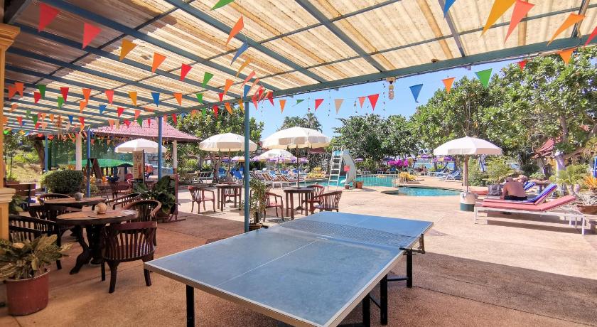 Holiday Villa Hotel - image 13
