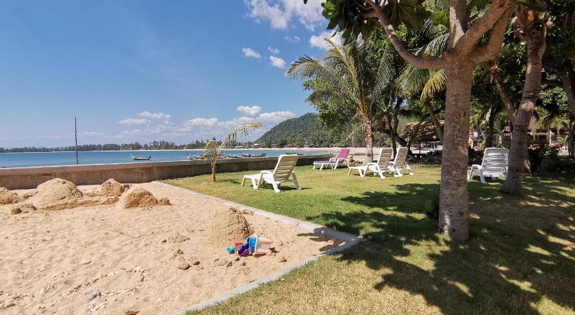 Holiday Villa Hotel - image 14