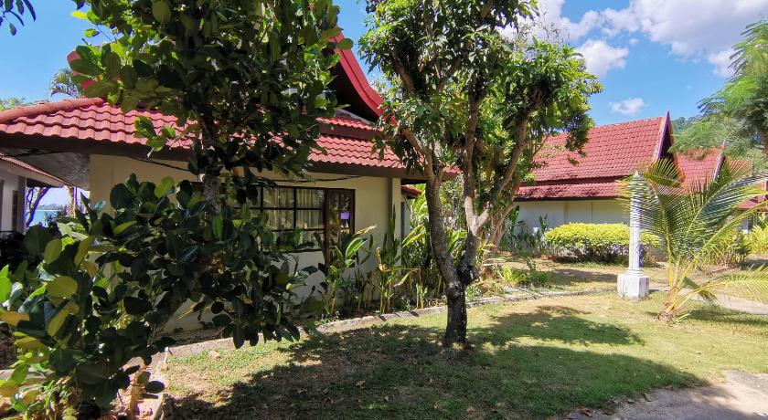 Holiday Villa Hotel - image 22