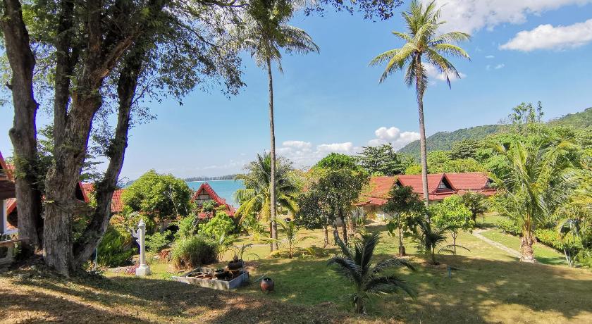 Holiday Villa Hotel - image 18