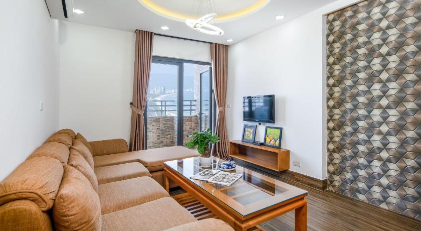 2BR Balcony Best SEA VIEW - CITY VIEW - OPTIONAL - High Floor - 1' to MY KHE Beach - Can ho 2PN Ban  — Hotel in Da Nang