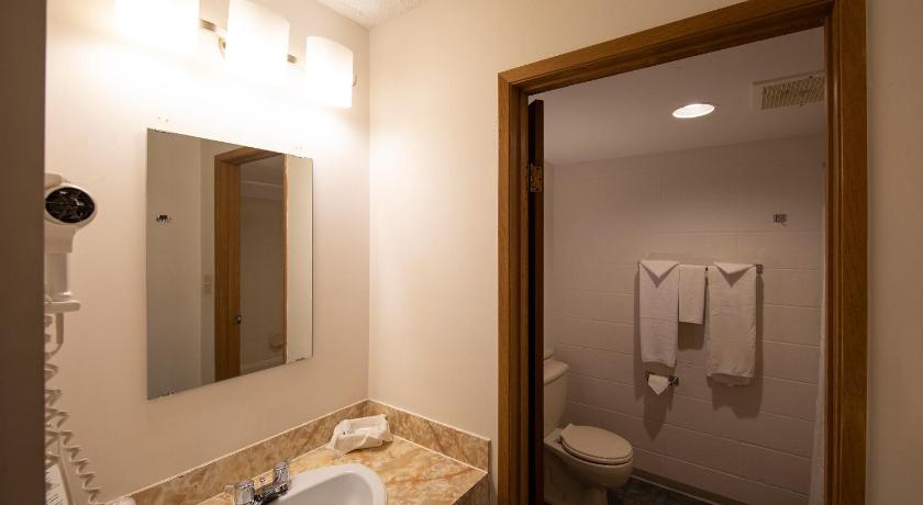 Dunvegan Inn & Suites photo