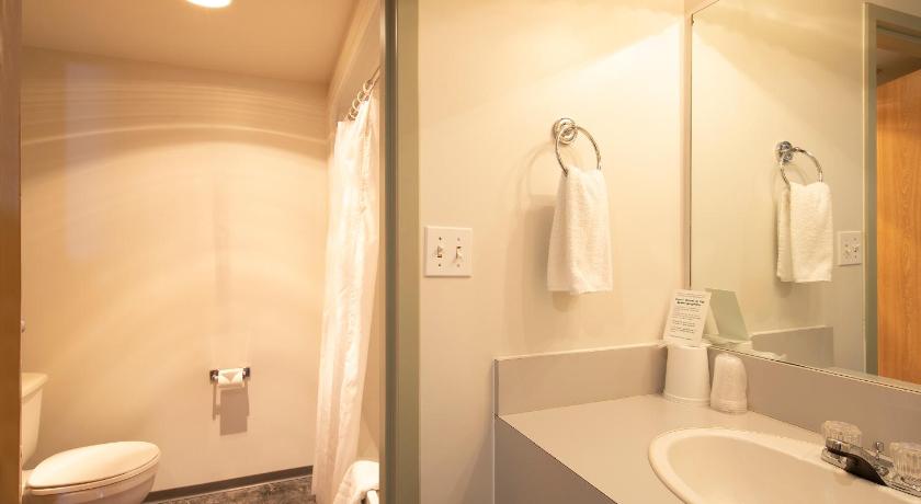 Dunvegan Inn & Suites photo