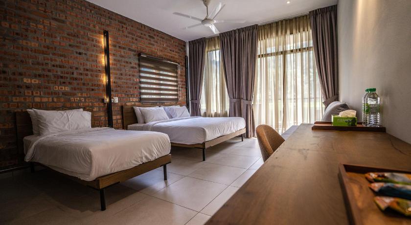 Image of Puupa Semi D Chalet King + Single 4