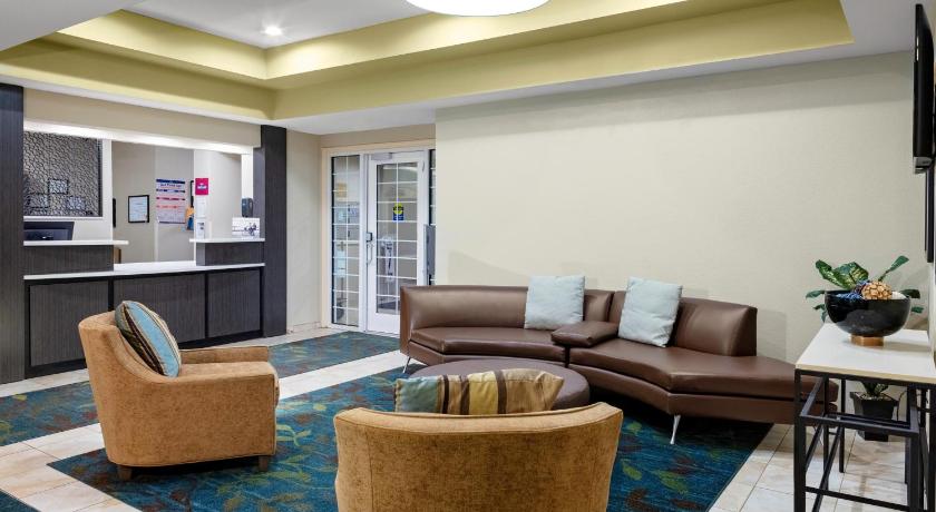 Candlewood Suites Warner Robins photo
