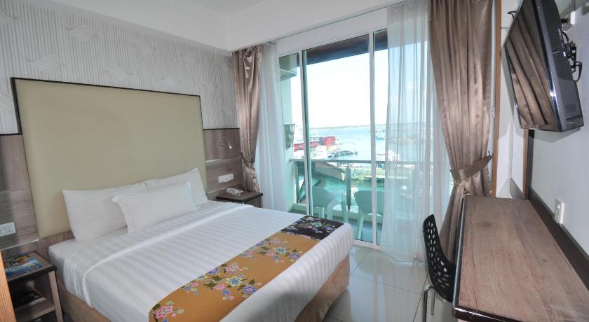 Image of Sea View Queen 3