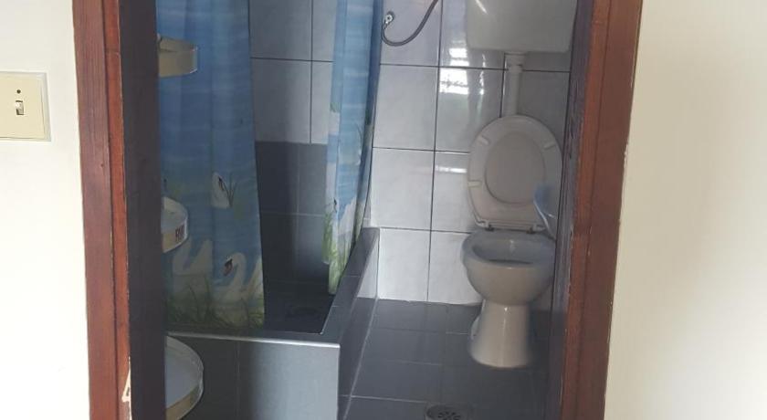 Hostel Vera - Airport Podgorica photo