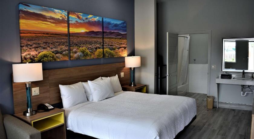 Image of 1 King Bed, Non-Smoking 8