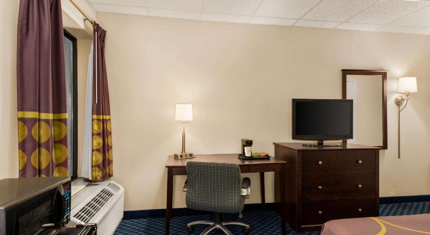 Super 8 By Wyndham Liverpool/Syracuse North Airport