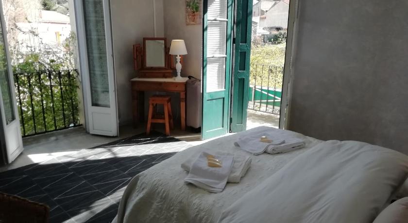 Gite St Martin du Canigou — Hotel in Casteil
