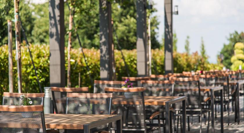 Zaara Estate Obektt Se Namira Na 1 5 Km Ot Selo Glavan Glavan