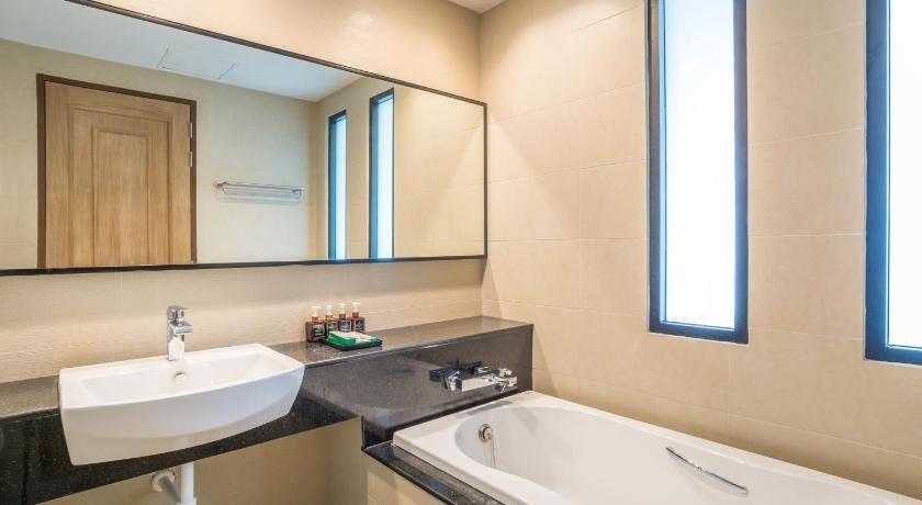Image of Triple Fantasy Room 14