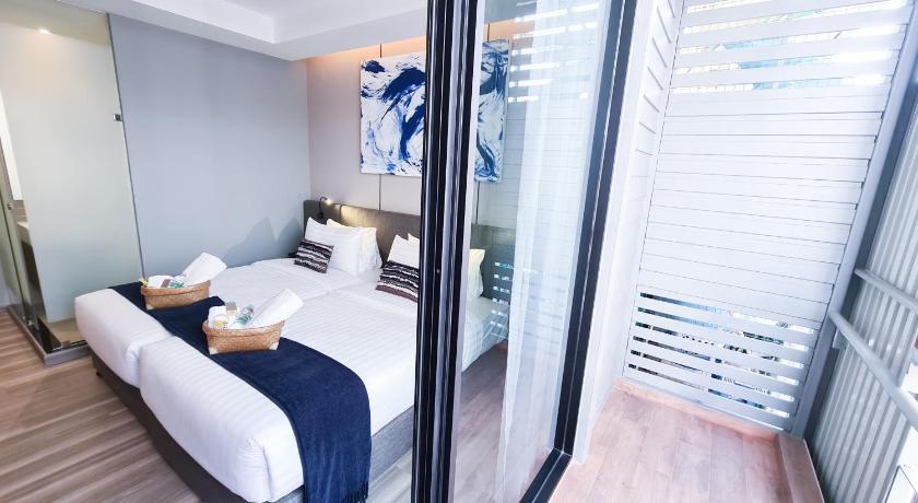 Image of Deluxe Queen Room 10