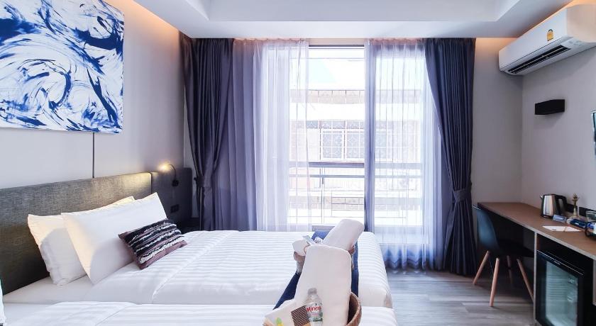 Image of Deluxe Queen Room 5