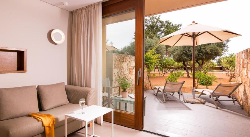 Image of Superior Garden and Mountain View Suite 4