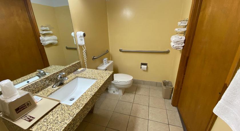 Budget Host Inn - Baxley photo