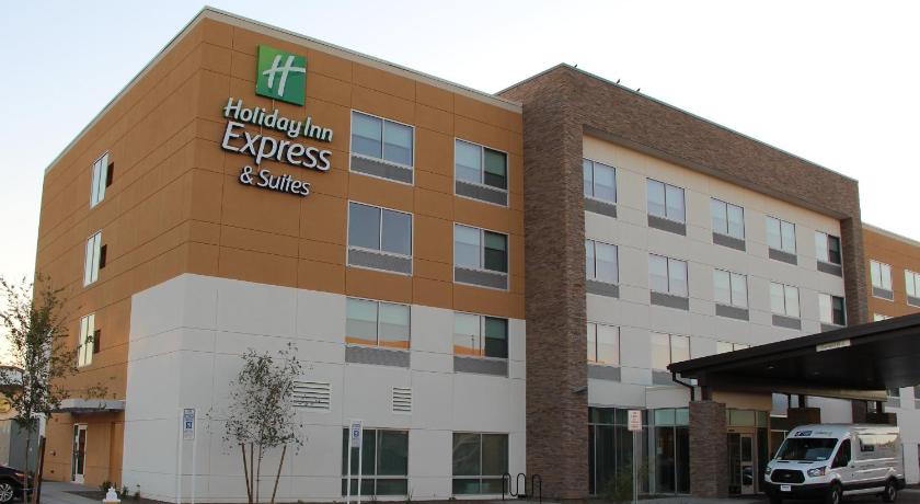 Holiday Inn Express And Suites Phoenix - Airport North