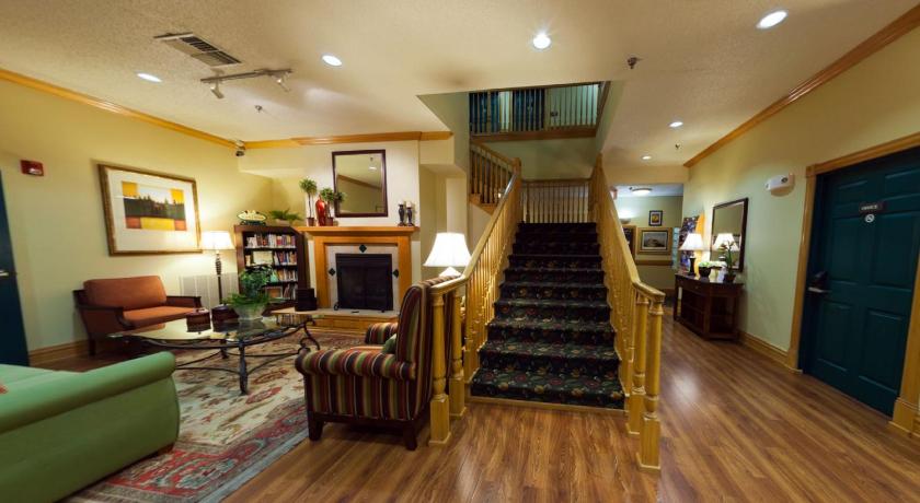 Country Inn & Suites by Radisson, Salina, KS