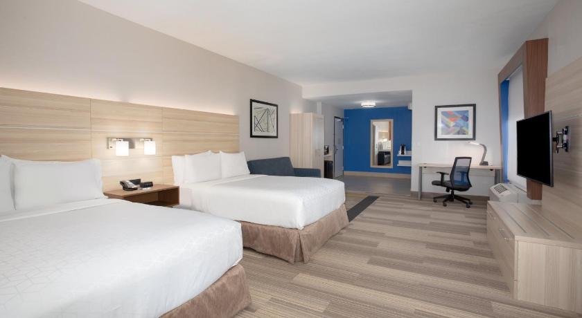 Holiday Inn Express & Suites Phoenix - Glendale Sports Dist