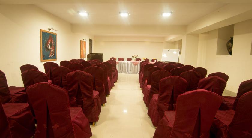 Central Hill Resort - The Mall Road - image 37