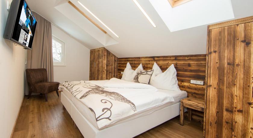 Image of Three-Bedroom Penthouse with Terrace 7