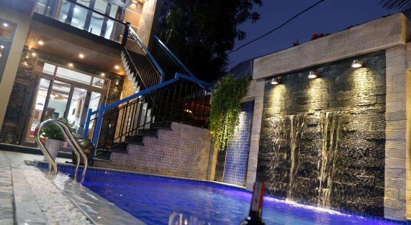 Tan Doan An bang center beach villas - image 2