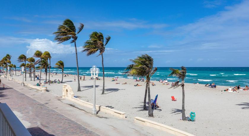 Paradise Oceanfront by HBH photo
