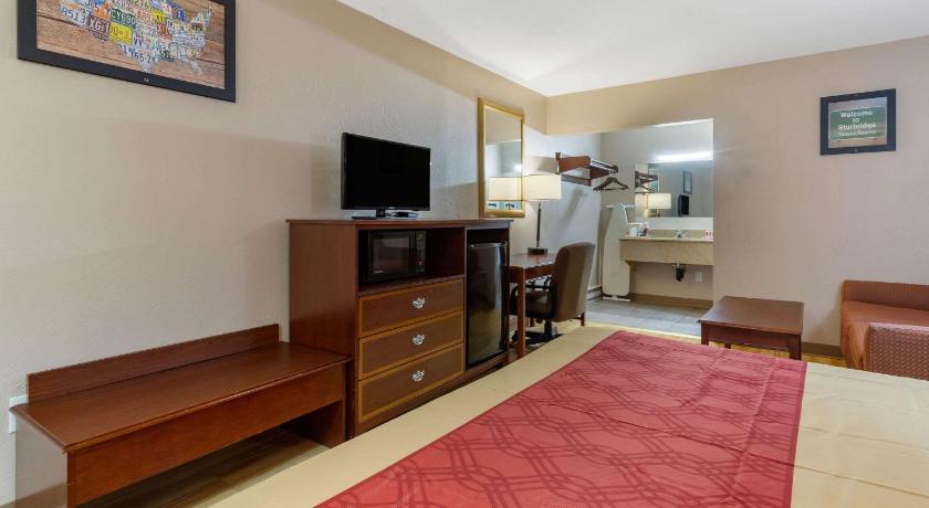 Econo Lodge Sturbridge Route 20