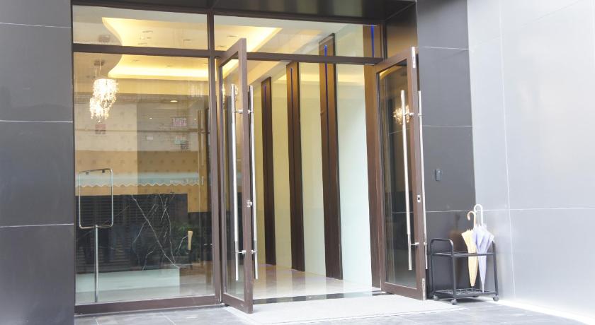 Bonjour Hotel - image 2
