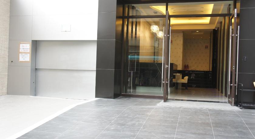 Bonjour Hotel - image 5