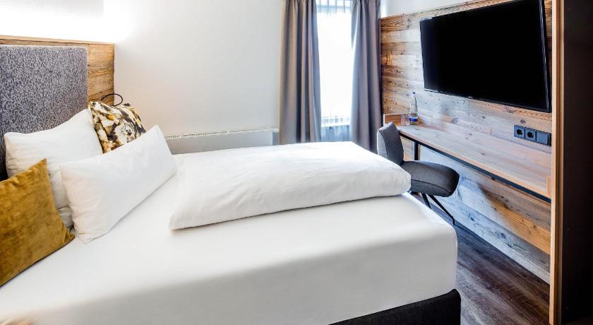 Hotel Zum Stemplinger Hansl photo